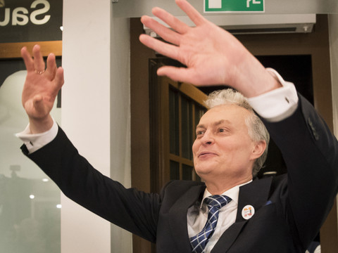 Une ex-ministre et un économiste au 2e tour de la présidentielle
