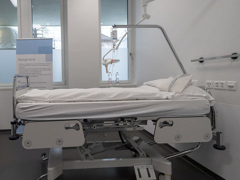 Un anesthésiste, poursuivi pour empoisonnements, en garde à vue