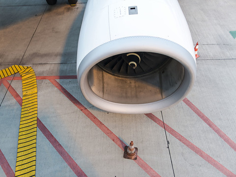 Particules fines des avions aussi mauvaises que celles des voitures