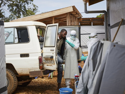 Ebola va planer sur l'Assemblée mondiale de la santé à Genève