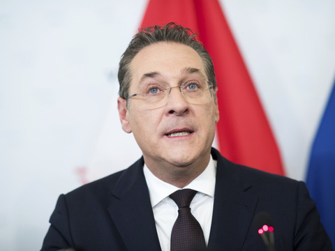 Autriche: clap final pour la coalition droite-extrême droite