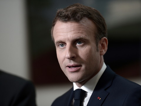 Macron remonte au front pour ne pas laisser 