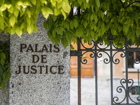 Ex-enseignant condamné pour actes d'ordre sexuel avec des enfants