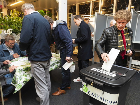 Le Royaume-Uni et les Pays-Bas lancent le vote pour les européennes