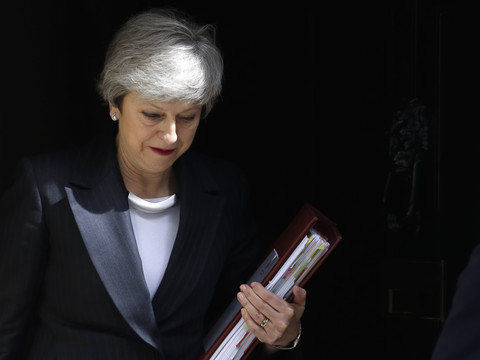 Brexit : Theresa May repousse le vote sur son projet de loi