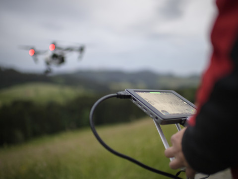 Genève: des drones pour sauver les faons lors de la fauche