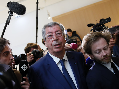 Accusé de blanchiment, Balkany met en cause 