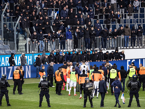 Une commission exige davantage de fermeté contre le hooliganisme