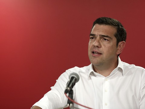 Sanctionné, Alexis Tsipras appelle à des législatives anticipées