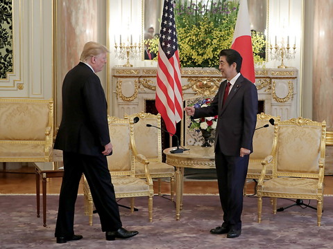 Au Japon, Donald Trump dit son 