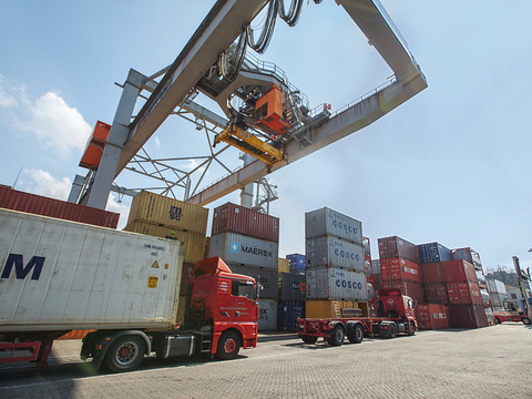 Nouvelle contraction des exportations suisses en avril