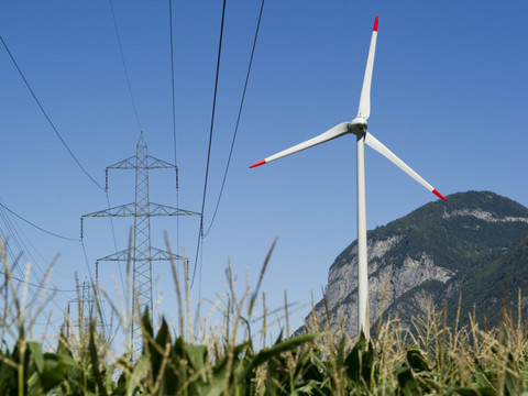 La Suisse est à la traîne pour l'énergie solaire et éolienne