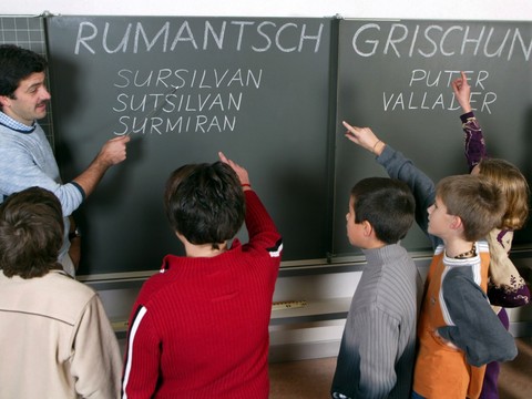 Echec du romanche écrit standard créé en 1992