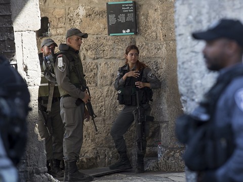 Attaque au couteau à Jérusalem: deux Israéliens blessés