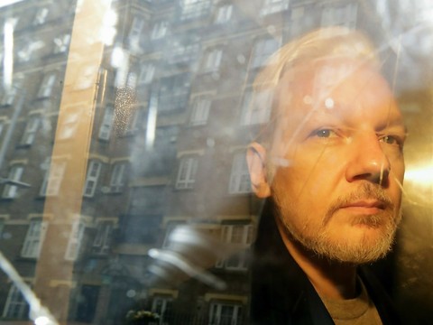 Julian Assange présente des symptômes de 