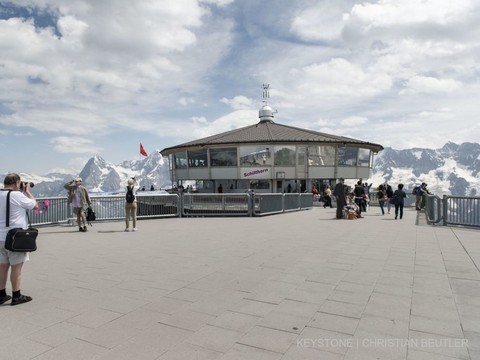 L'agent 007 au service du tourisme sur le Schilthorn