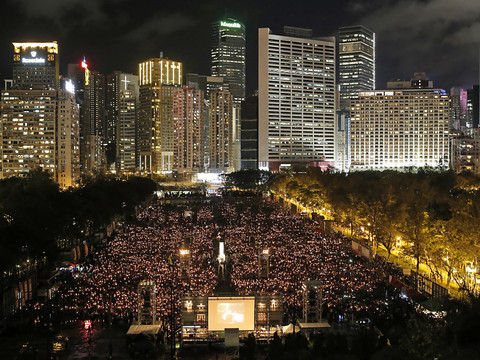 Des Hongkongais commémorent Tiananmen