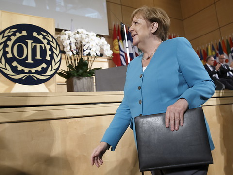 Merkel plaide pour des salaires minimaux partout en Europe