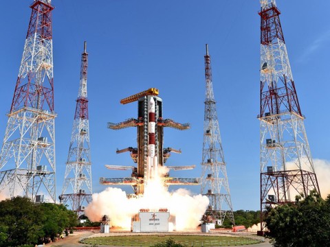 Décollage de la deuxième mission lunaire indienne le 15 juillet