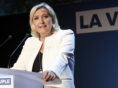 Photos d'exactions de l'EI: M. Le Pen renvoyée en correctionnelle