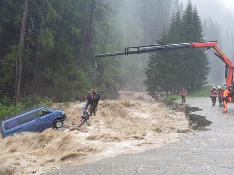 San Bernardino/GR fermé: crues, éboulements, glissements de terrain
