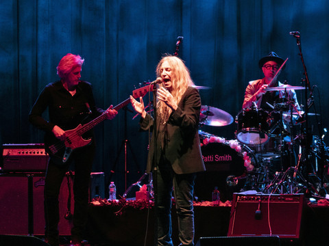 Début de Festi'neuch avec la rockeuse Patti Smith