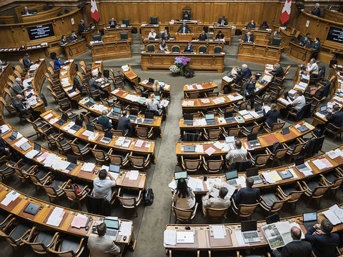 La Suisse progresse dans la lutte anti-corruption