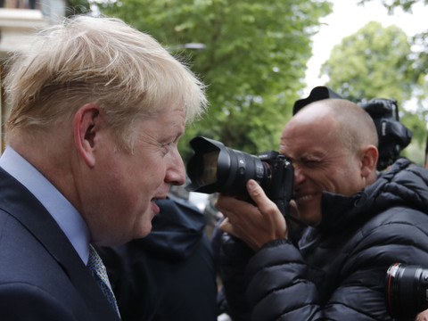 Election du chef des conservateurs: Johnson en tête du premier tour
