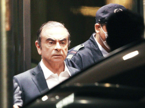 Mariage à Versailles: domicile de Carlos Ghosn perquisitionné