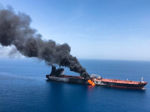 Attaques en mer d'Oman: deux pétroliers sécurisé, Ryad en alerte