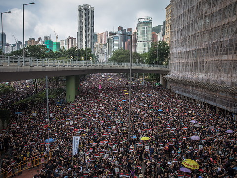 Hong Kong: près de deux millions de manifestants - Lam présente ses 