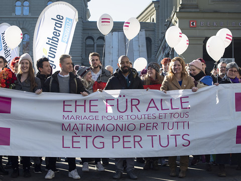 Pro Familia soutient le mariage pour tous et l'accès à la PMA