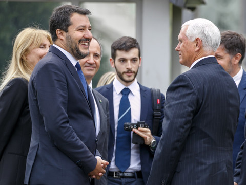 L'Italien Salvini affiche sa proximité avec les Etats-Unis de Trump