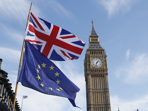 GB: l'inflation ralentit un peu à 2,0% en mai sur un an