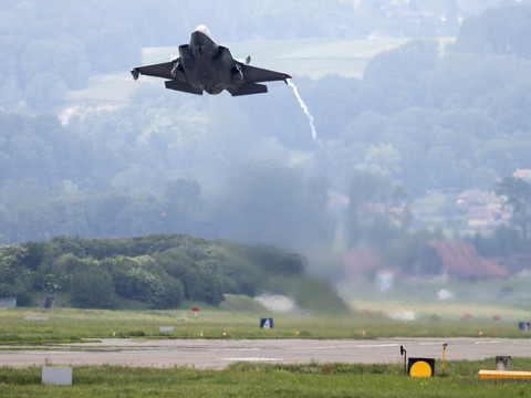 Les tests des futurs avions de combat sont terminés