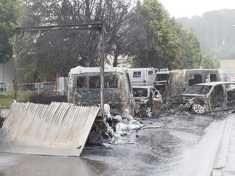 Nouvelle attaque de fourgon blindé dans le canton de Vaud - Plusieurs véhicules incendiés