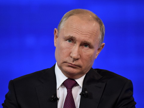 Poutine promet d'augmenter le niveau de vie des Russes