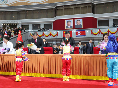 Kim célèbre l'amitié chinoise avec la visite de Xi Jinping