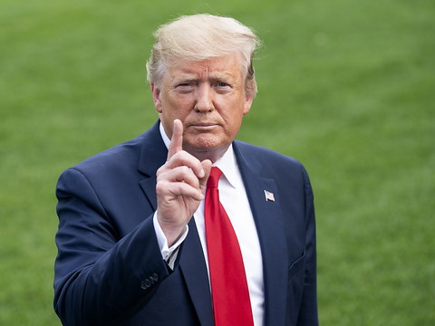 Trump dit avoir annulé in extremis des frappes 