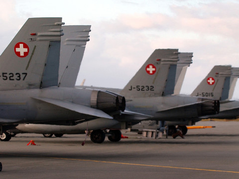 Le voie est ouverte pour une votation sur les jets de combat