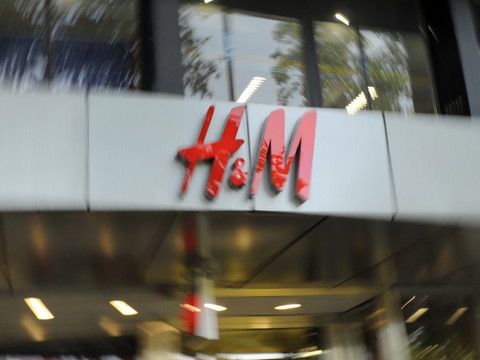 H&M: bénéfice net stable et conforme aux attentes