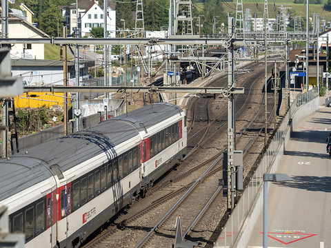 Les CFF refroidissent les rails en les aspergeant