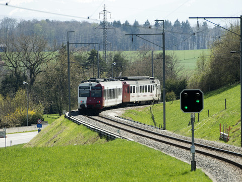 Un bus des TPF bloqué sur un passage à niveau à Châtel-St-Denis