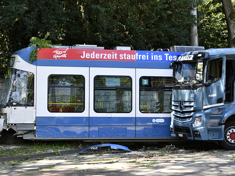 Quatorze blessés dans une collision tram/camion à Zurich