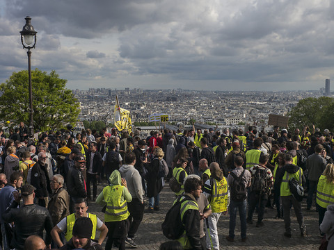 Quelques milliers de 