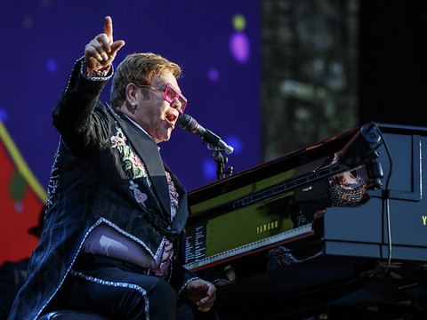 Des tubes à profusion lors du concert d'adieu Elton John à Montreux