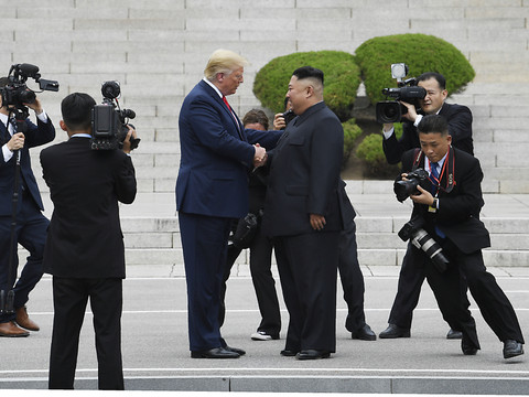 La rencontre Kim-Trump historique et extraordinaire, dit Pyongyang