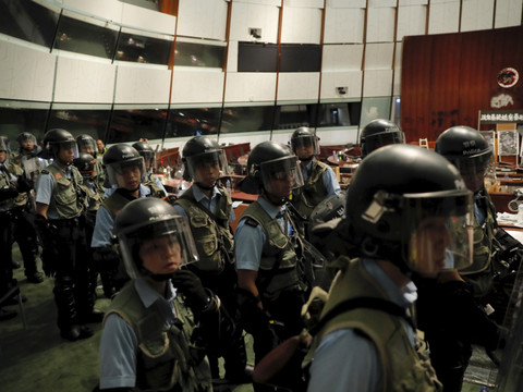 Parlement de Hong Kong occupé plusieurs heures par des manifestants