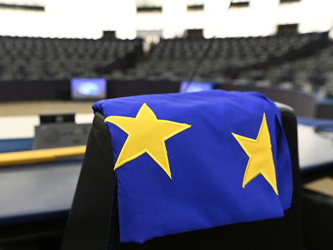 Les nouveaux eurodéputés débarquent, les Britanniques toujours là