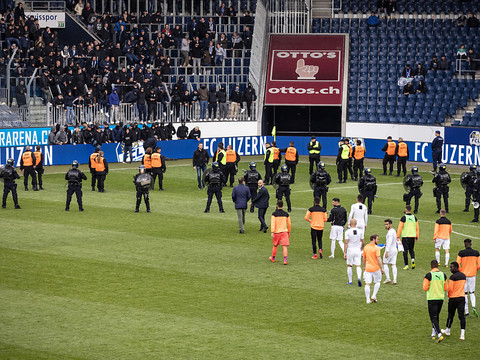 Le ton se durcit face aux hooligans